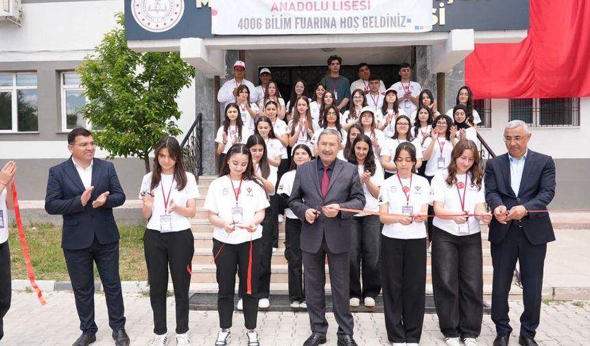 Başkan Bozkurt'tan TÜBİTAK Bilim Fuarı'na ziyaret