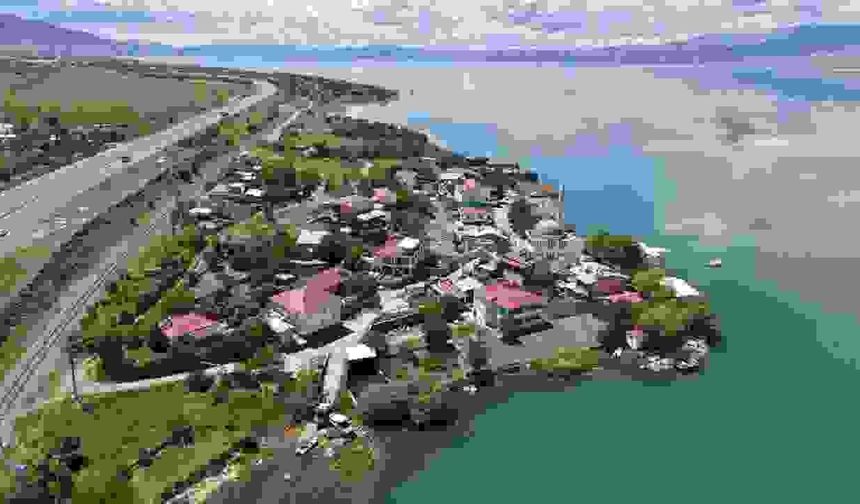Elazığ'da kuraklık alarmı veren nokta yeniden suya gömüldü