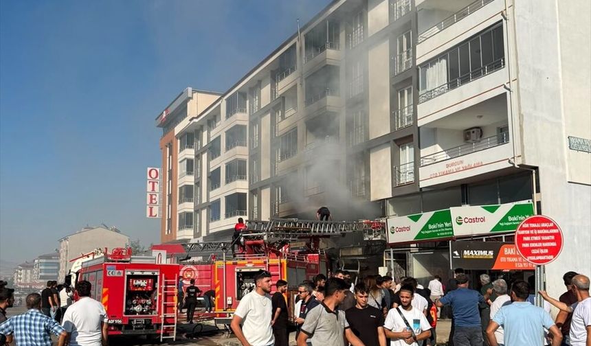 Elazığ'da iş yerinde çıkan yangın söndürüldü