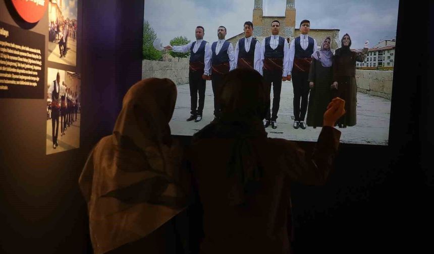 Filmlere konu olan Sivas halayının simülasyonu