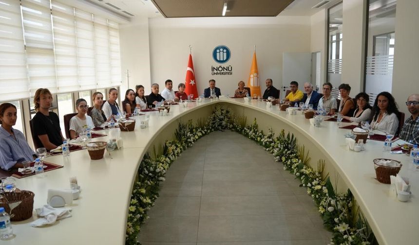 Arslantepe Kazı Heyeti Rektör Akpolat’ın Misafiri Oldu