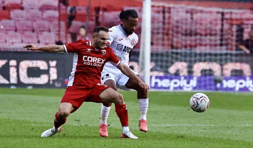 Çorum FK İlk Yarıda Farkı Açtı: 1-3