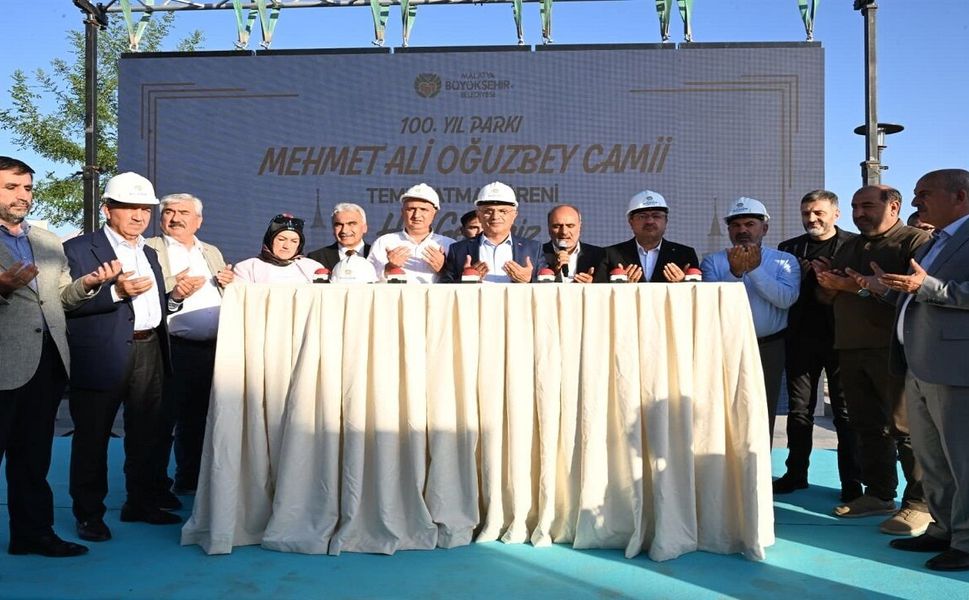 100. Yıl Kent Parkı’na Cami: Temel Atıldı