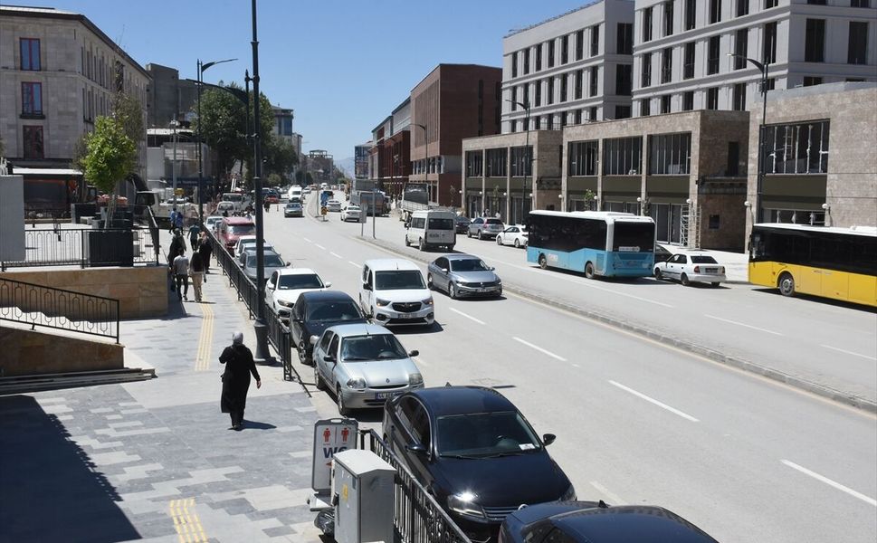Kavurucu Sıcak: 5 İlde Hayat Yavaşladı