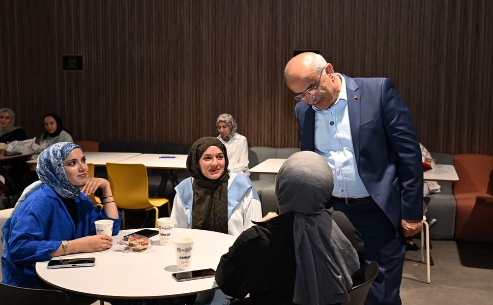 Şehir Kütüphanesi Öğrencilerin Gözdesi Oldu