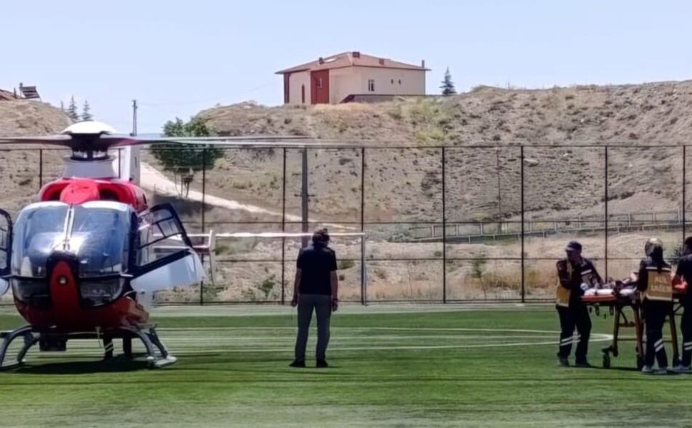 98 yaşındaki kadın hava ambulansıyla Malatya'ya sevk edildi