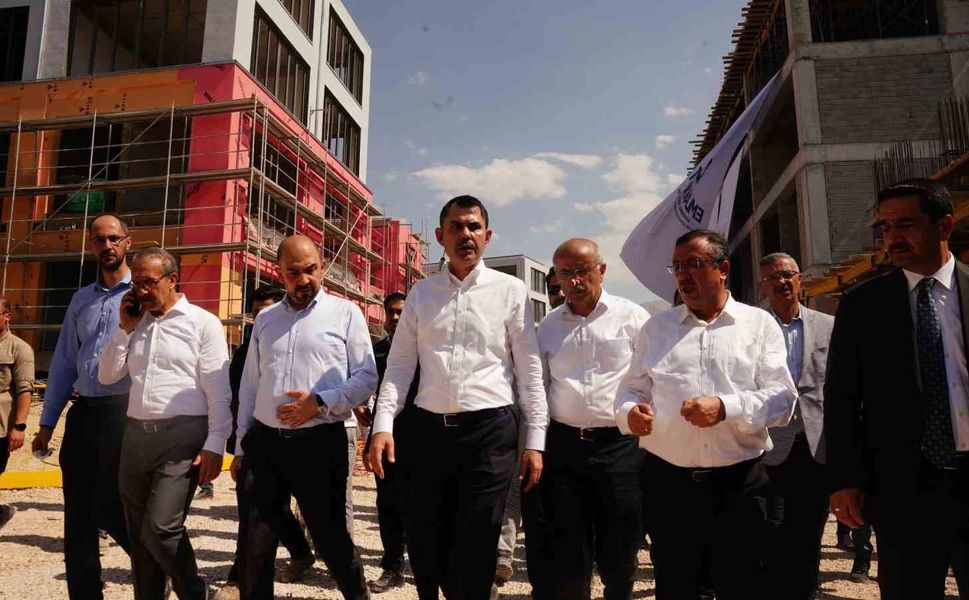 Bakan Kurum'un ismi Malatya'da oy birliği ile bir caddeye verildi