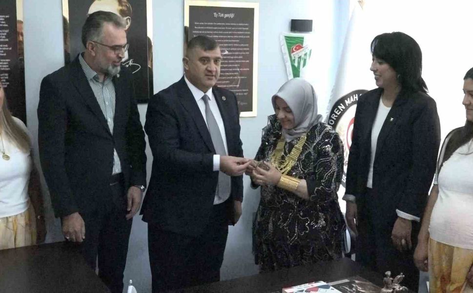 Kadınlar köyün yönetimini ele geçirdi