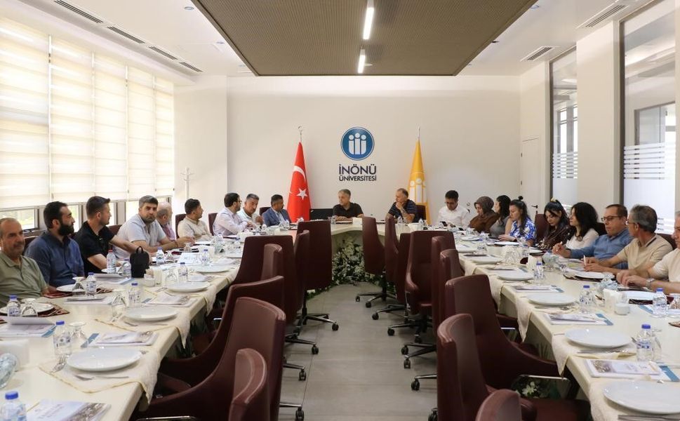 Rehber öğretmenleri İnönü Üniversitesi'nde bir araya geldi