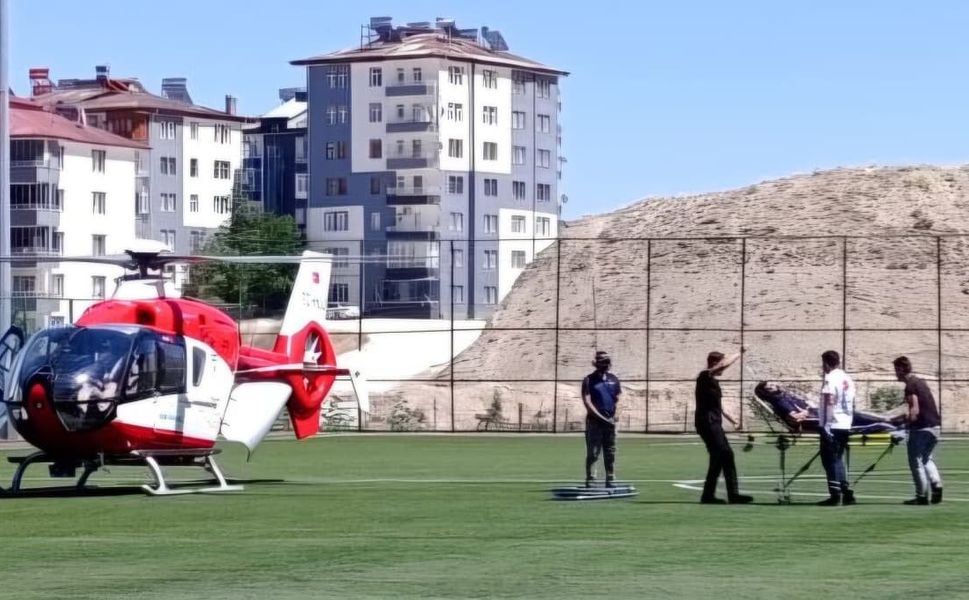 Mide Kanaması Geçiren Hasta Helikopterle Nakledildi