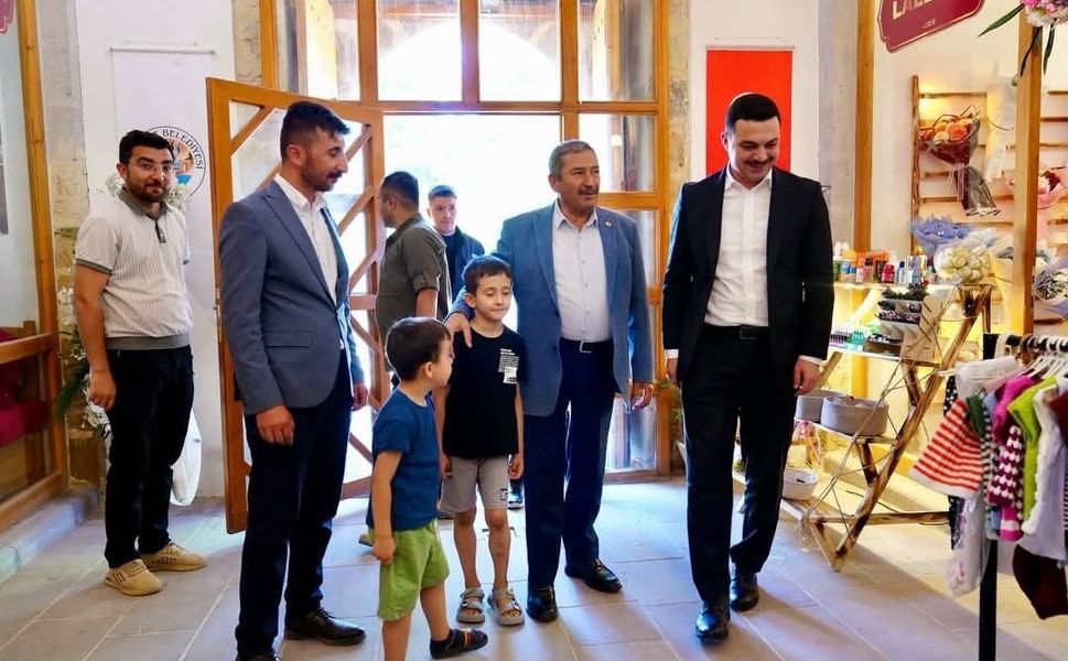 Tarihi Yusuf Paşa Bedesteni'nde incelemelerde bulundu