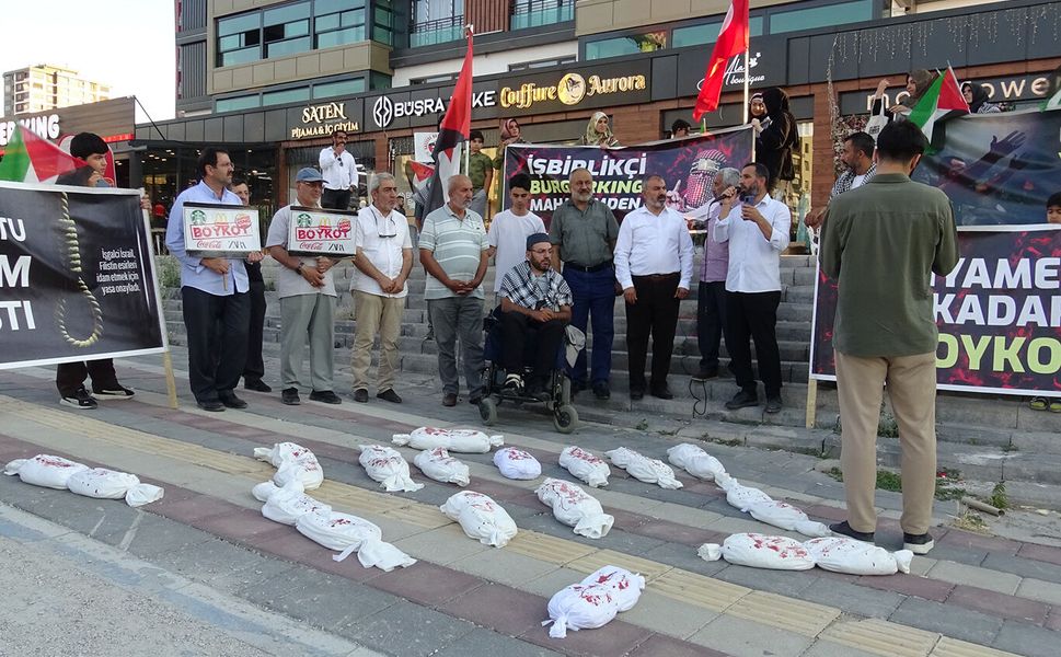 Burger King önündeki protesto 14'üncü haftasında