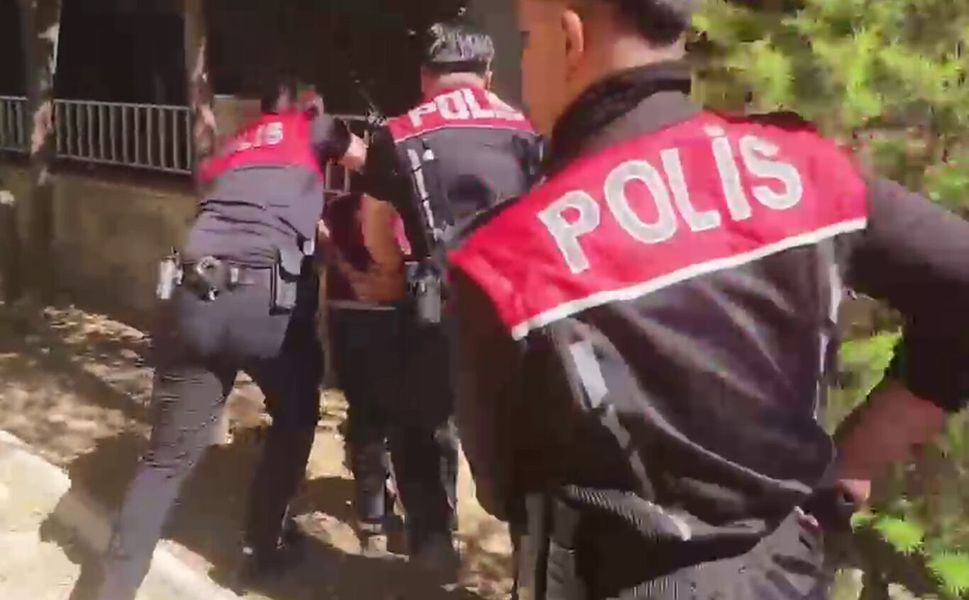 Pompalı tüfekle havaya ateş açan şahıs gözaltına alındı