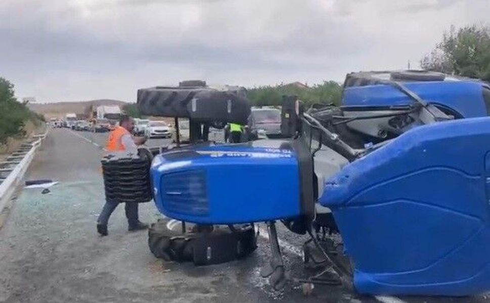 Malatya’da Traktör Devrildi: Sürücü Ağır Yaralandı
