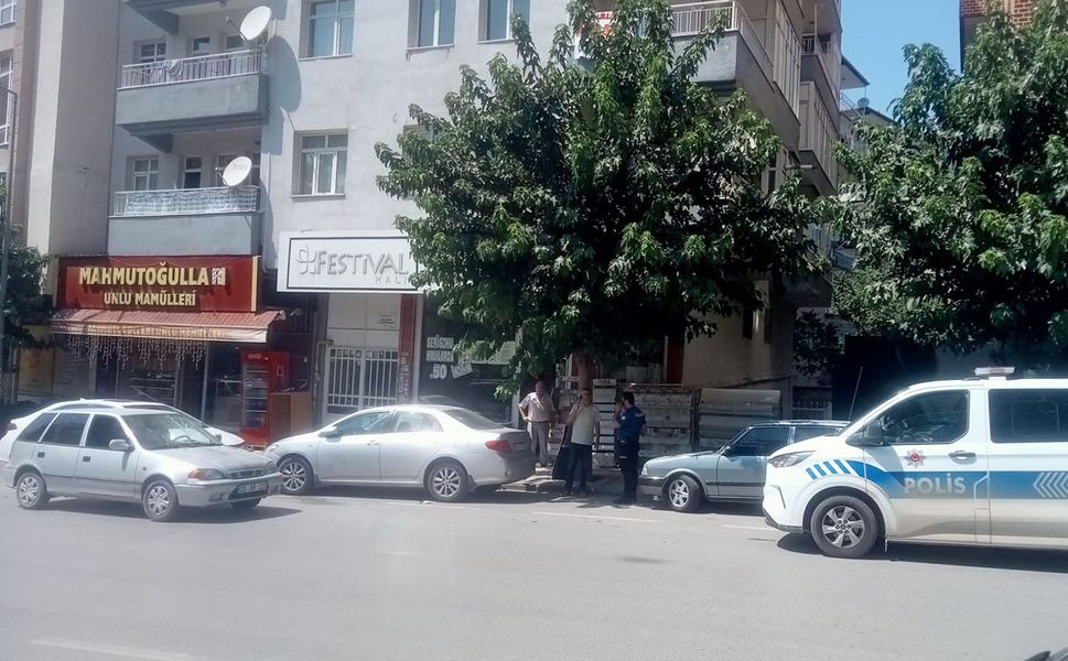 Battalgazi’de Otomobil Yayaya Çarptı: 2 Yaralı