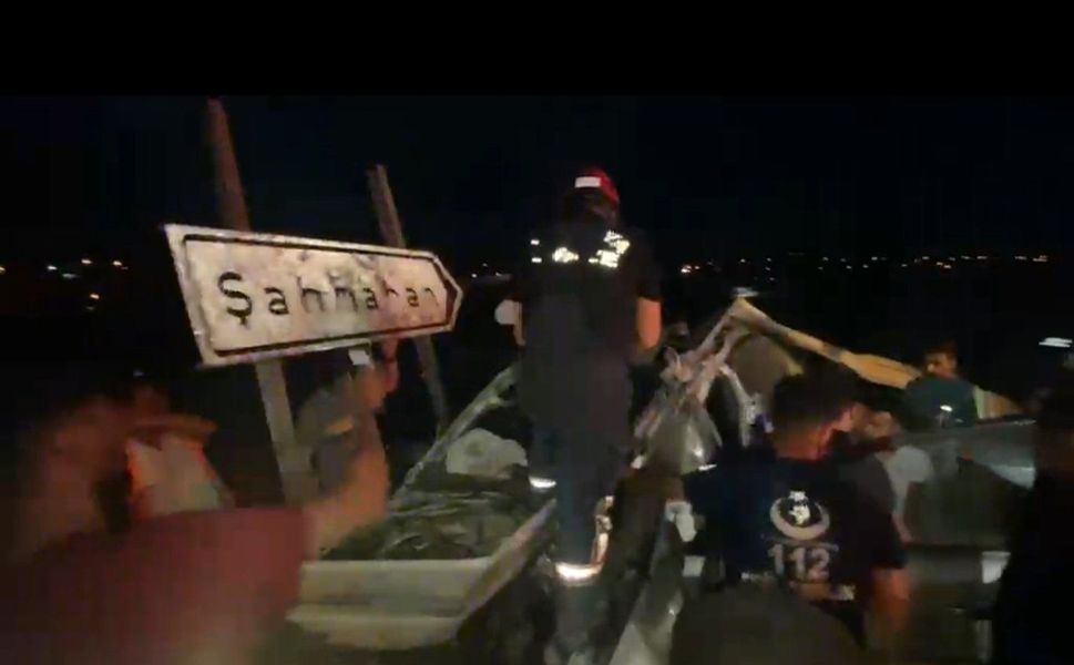 Otomobil bariyerlere çarptı: 1 ölü
