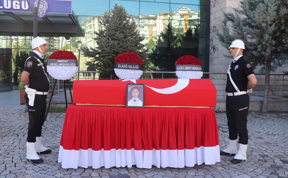 Elazığ’da Hüzünlü Tören: Polis Memuru Uğurlandı