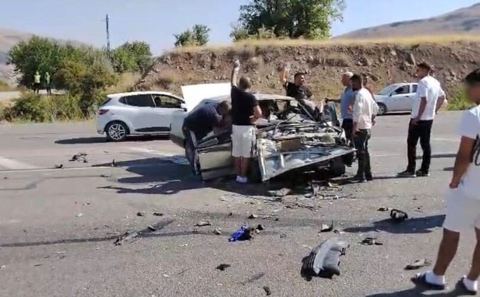 Gürkaynak Mevkiinde Kaza: 2 Kişi Yaralandı