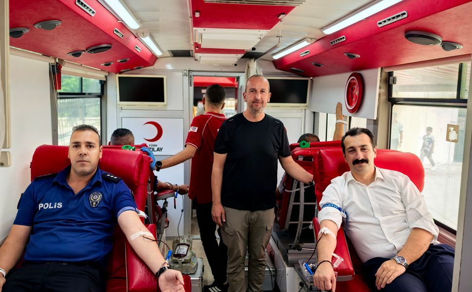 Protokolden Anlamlı Destek: Kan Bağışına Katıldılar