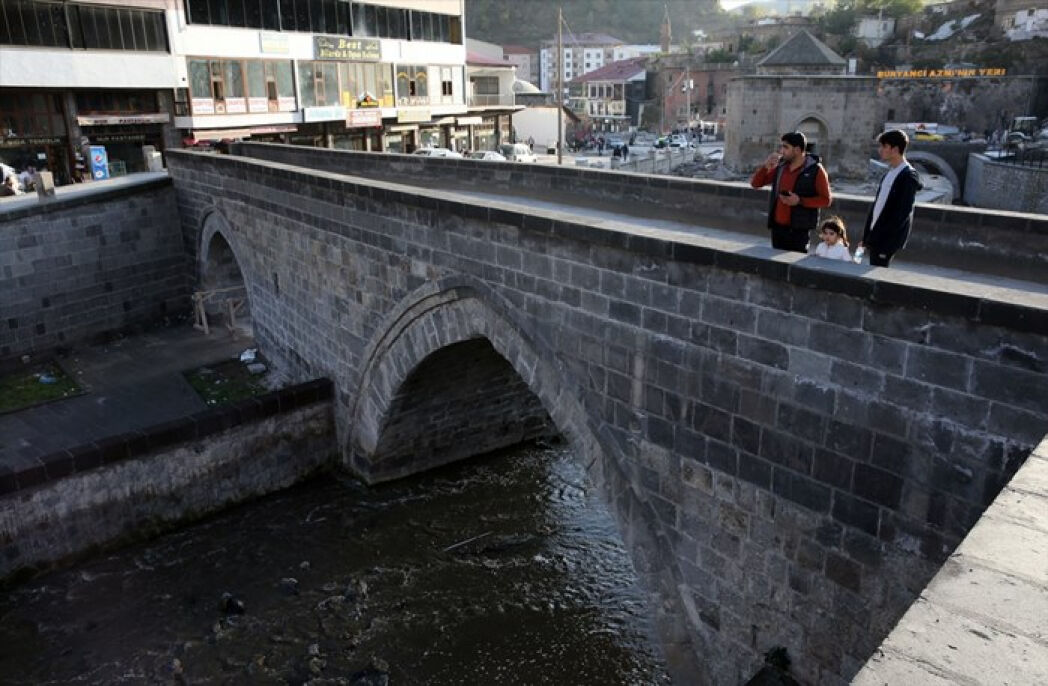 Bitlis'in tarihi dokusu "Dere Üstü Kentsel Dönüşüm Projesi" ile ortaya çıkarılıyor