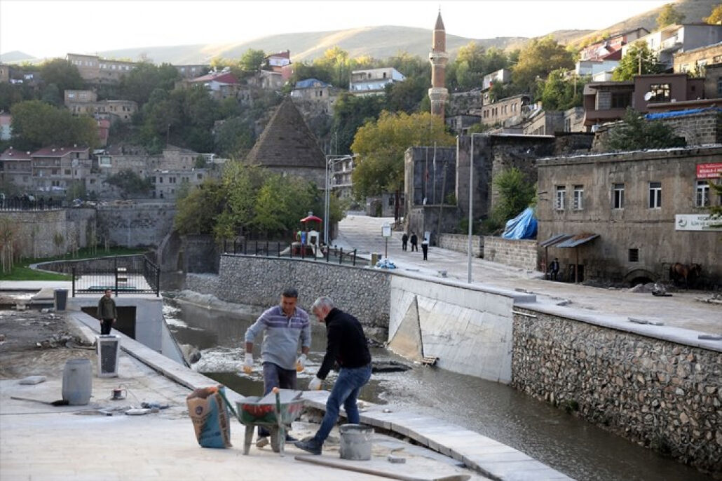 Bitlis'in tarihi dokusu "Dere Üstü Kentsel Dönüşüm Projesi" ile ortaya çıkarılıyor