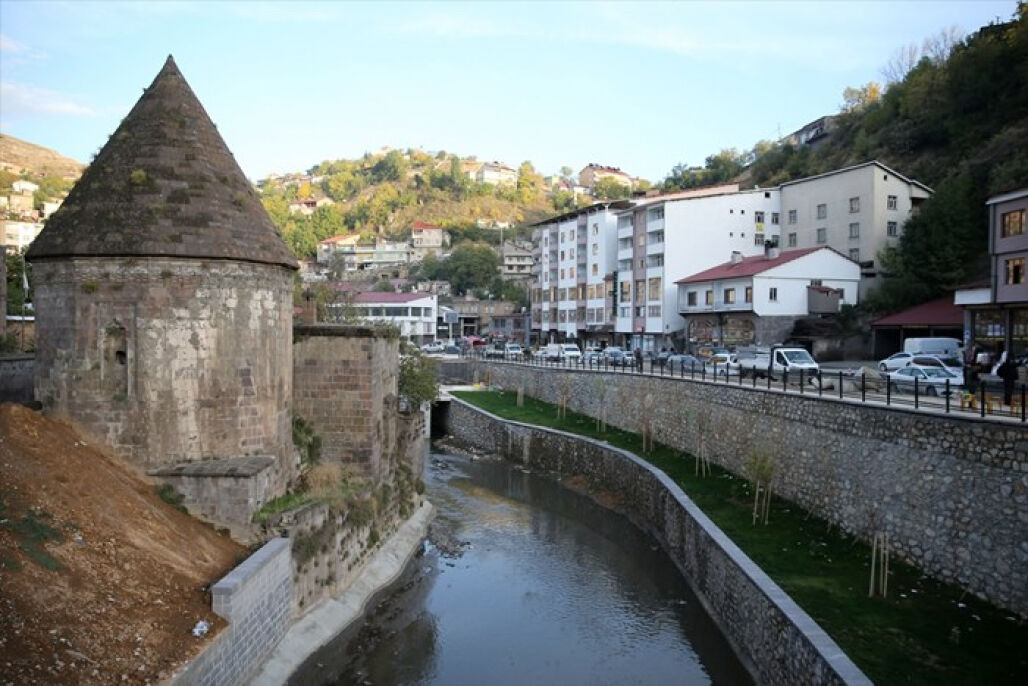 Bitlis'in tarihi dokusu "Dere Üstü Kentsel Dönüşüm Projesi" ile ortaya çıkarılıyor