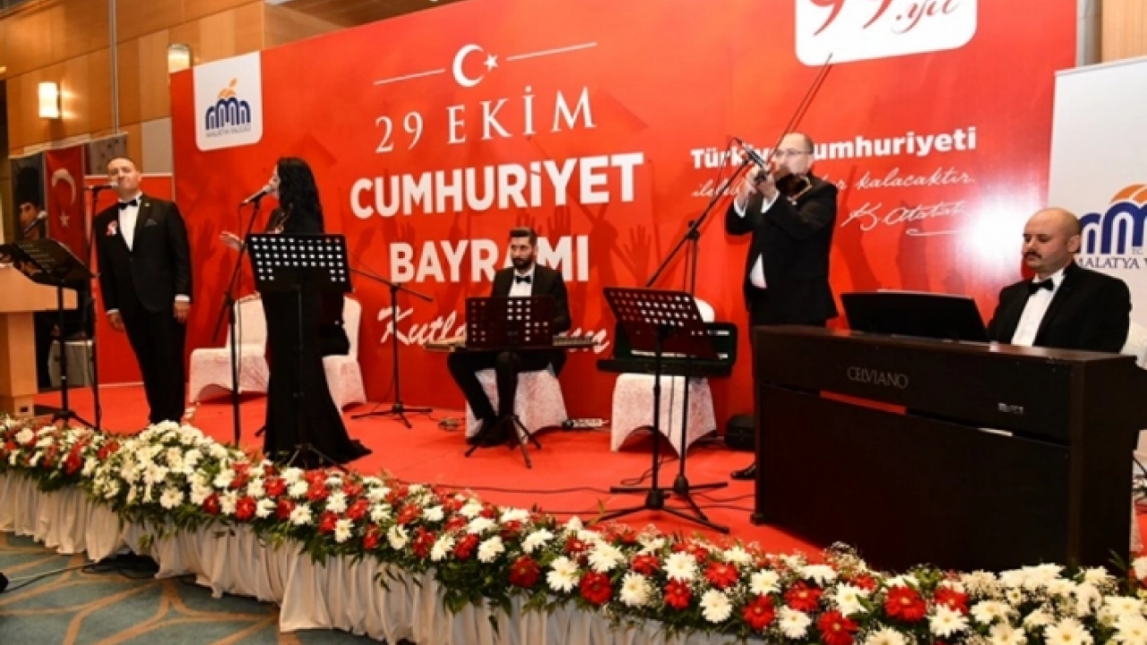 Malatya'da Cumhuriyet Resepsiyonu