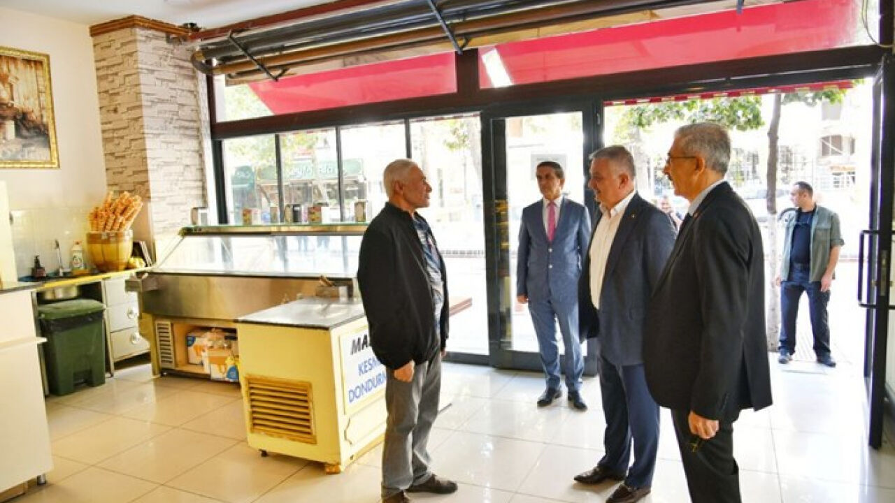 Vali Ersin Yazıcı, Şehit Hamit Fendoğlu Cadde Esnafını ziyaret etti.