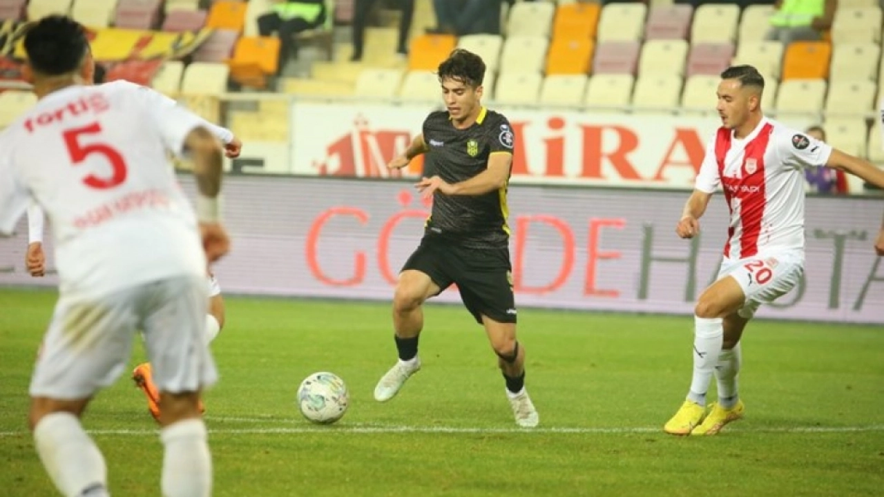 Yeni Malatyaspor Pendikspor Karşılaşmasından Kareler